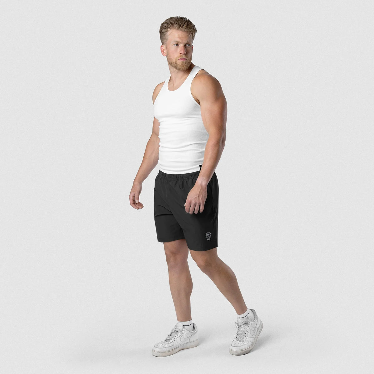 Conquer 7" Shorts - Black/White